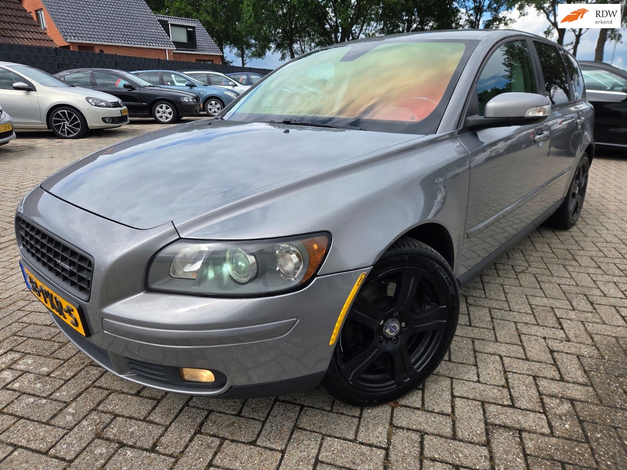Volvo V50 - 2.4 D5 Summum 2006. Automaat/Leder/Climate/Cruise/Xenon/Trekhaak etc.. APK 02-2027 - AutoWereld.nl
