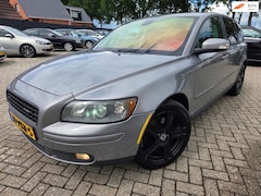 Volvo V50 - 2.4 D5 Summum 2006. Automaat/Leder/Climate/Cruise/Xenon/Trekhaak etc.. APK 02-2027