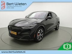 Ford Mustang Mach-E - Extended AWD 98 kWh | SOH 92% | Trekhaak | All Wheel Drive