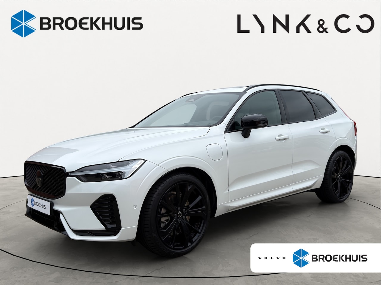 Volvo XC60 - T6 Plug-in hybrid AWD Plus Black Edition Luchtvering | Head up Display | Panoramadak | Ach - AutoWereld.nl