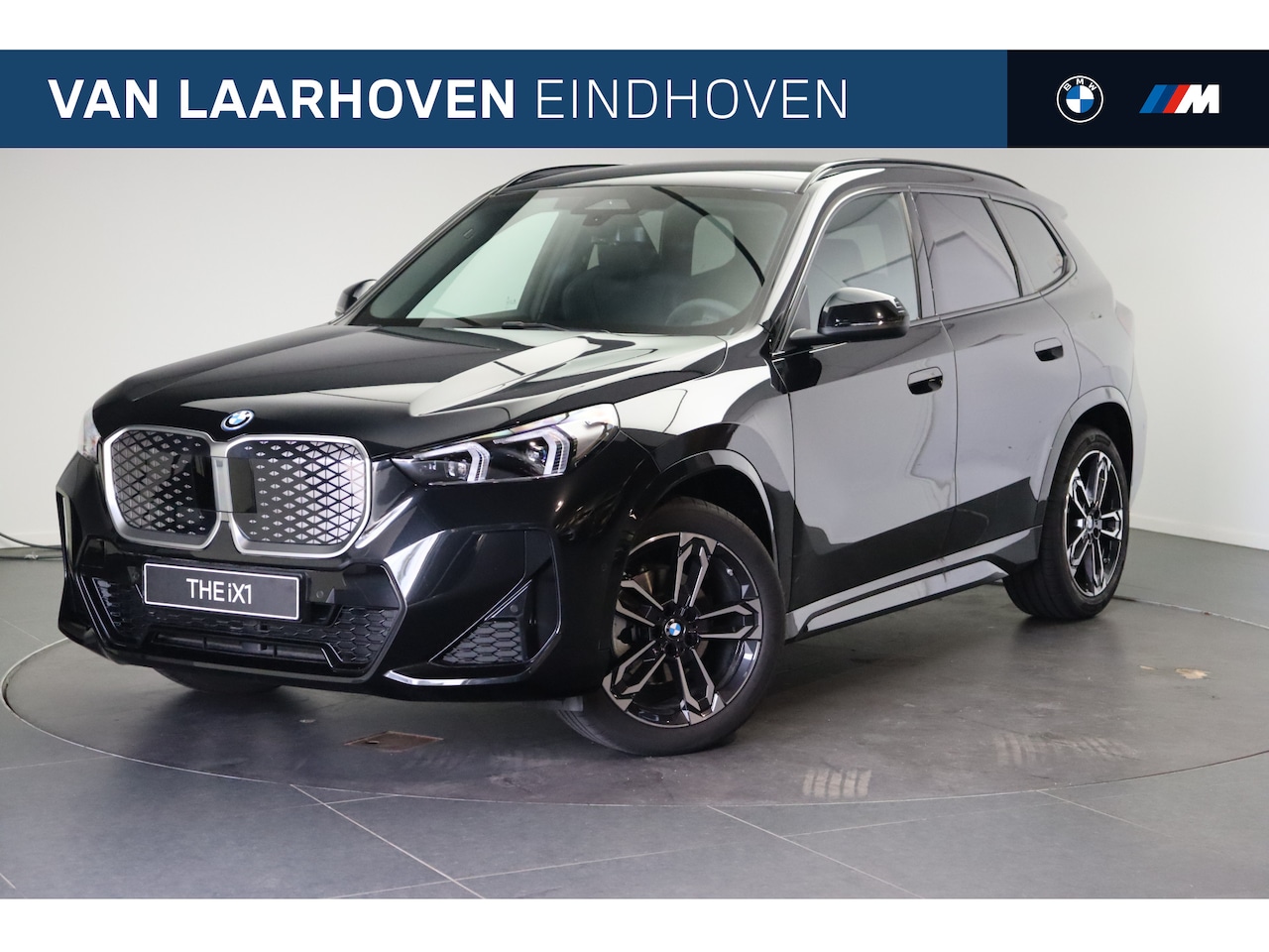 BMW iX1 - eDrive20 M Sport / Sportstoelen / Achteruitrijcamera / M Adaptief onderstel / Comfort Acce - AutoWereld.nl