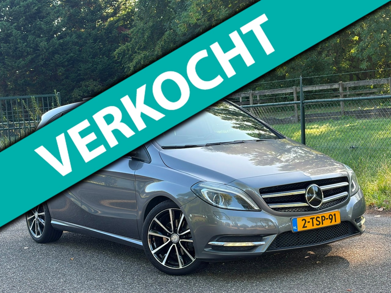 Mercedes-Benz B-klasse - 180 Ambition /Automaat/Xenon/Pano/Navi/ - AutoWereld.nl