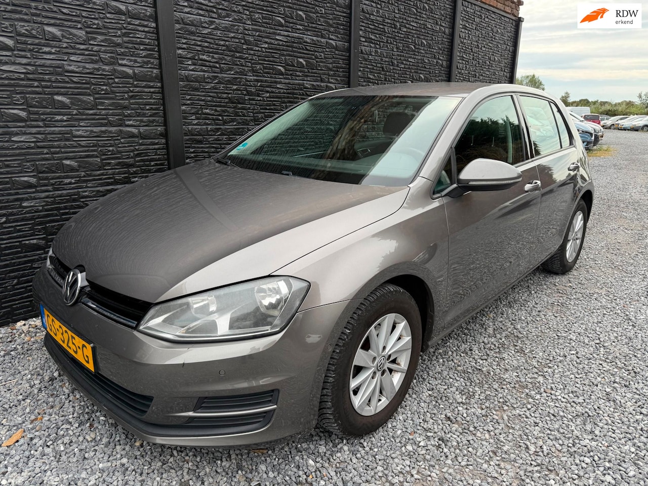 Volkswagen Golf - 1.6 TDI Highline 1.6 TDI Highline , NAVI, PDC, ELCTR RAMEN, Dealer onderhouden - AutoWereld.nl