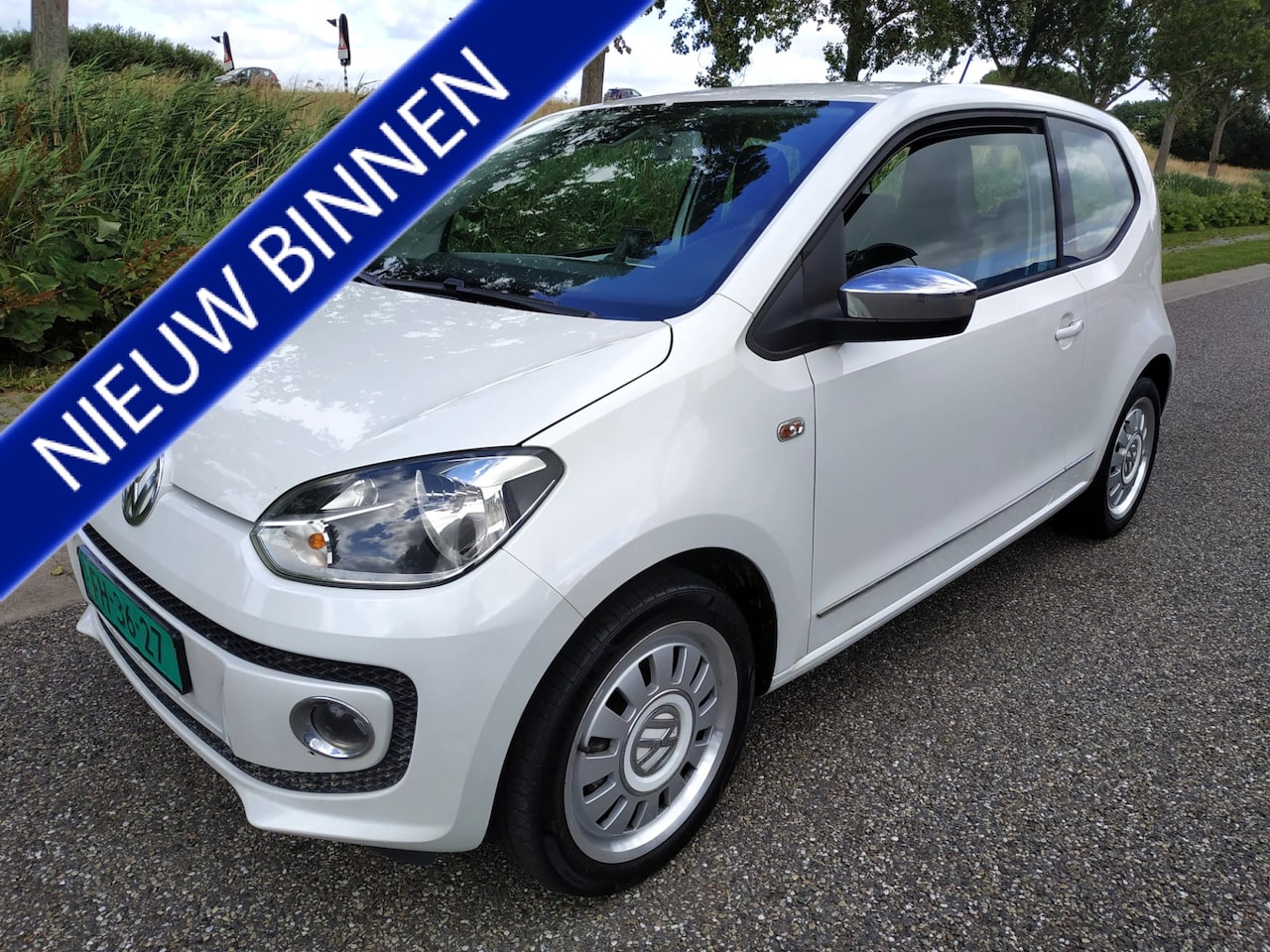 Volkswagen Up! - 1.0 High Up ** NAVI ** cruise control ** Airco ** Bluetooth ** - AutoWereld.nl