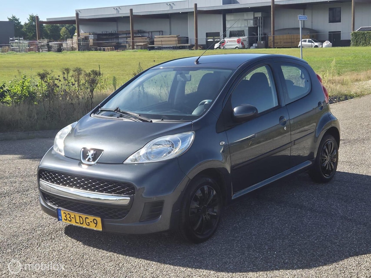 Peugeot 107 - 1.0-12V Sublime Airco / Apk / 5 deur / 2 sleutel - AutoWereld.nl