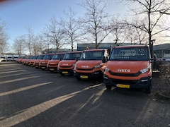 Iveco Daily - 35C14 2.3 375 Laadklep 500kg Trekhaak 3500kg trekgewicht Airco 2-Persoons Open laadbak Pic