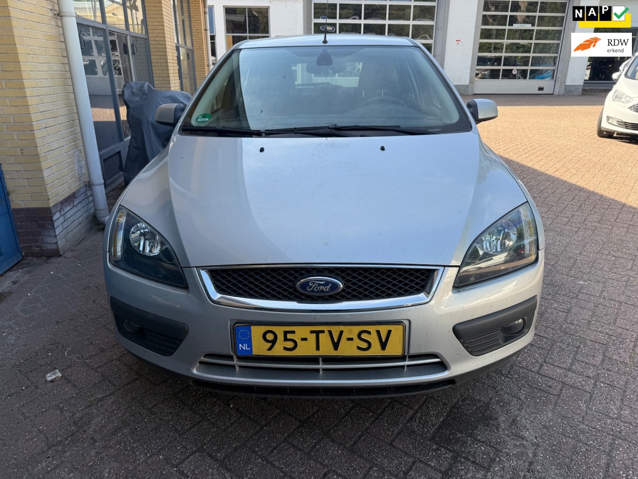Ford Focus - 1.6-16V Futura 1.6-16V Futura - AutoWereld.nl