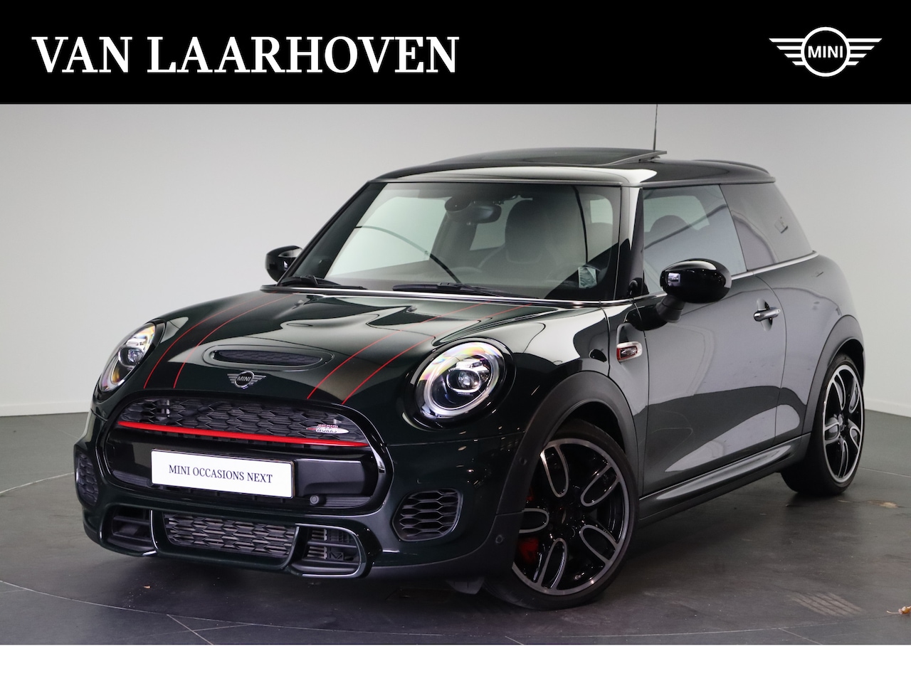 MINI John Cooper Works - Hatchback Chili Automaat / Panoramadak / Achteruitrijcamera / JCW Sportstoelen / Comfort A - AutoWereld.nl