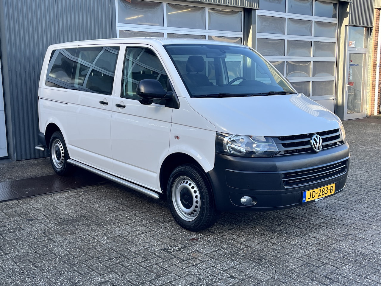 Volkswagen Transporter Kombi - 2.0 TDI DSG Automaat L1H1 BTW en BPM vrij Airco Cruise control Marge Trekhaak PDC 1e eigen - AutoWereld.nl