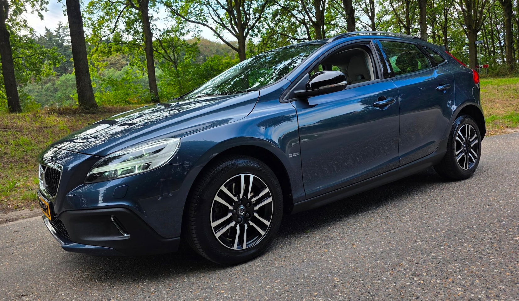 Volvo V40 Cross Country - 1.5 T3 - NL Auto - 2e Eig - Automaat - AutoWereld.nl