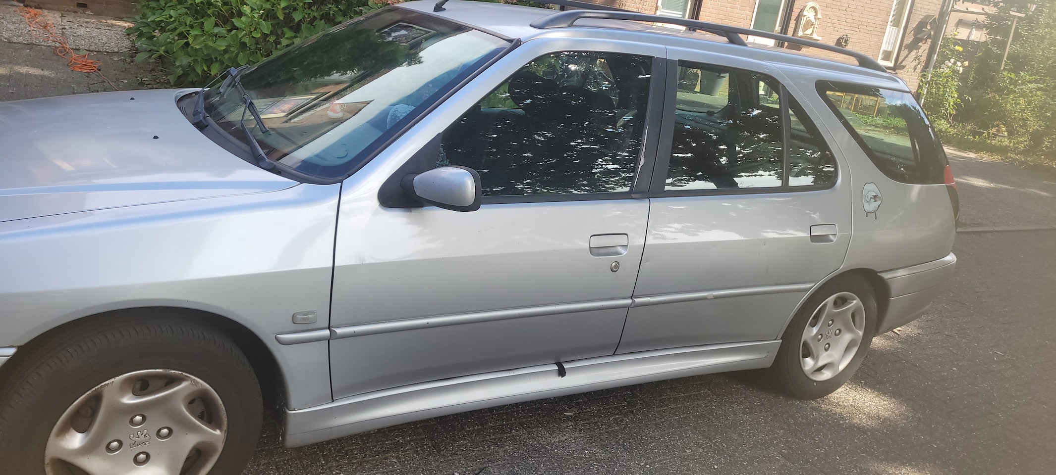 Peugeot 306 Break - 1.6 XT De auto heeft 335.137 km gereden en heeft APK tot mei 2027. Hij rijdt en schakelt verder g - AutoWereld.nl