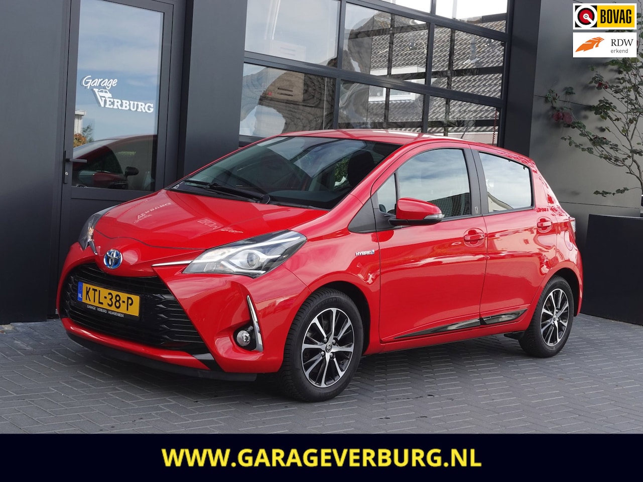 Toyota Yaris - 1.5 Hybrid Automaat (Achteruitrijcamera,Cruise,Stoelverwarming,Designpakket,Lm velgen) - AutoWereld.nl
