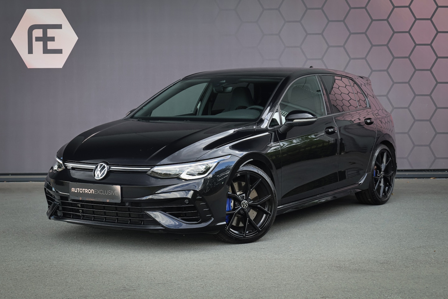 Volkswagen Golf - 2.0 TSI R 4Motion AKRAPOVIC | NÜRBURGRING | CAMERA | STOELVERWARMING | ACC | STUURVERWARMI - AutoWereld.nl