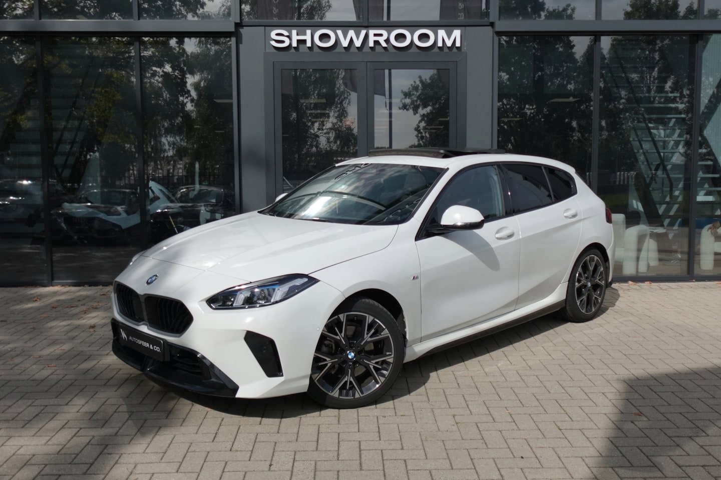 BMW 1-serie - 120 M Sport Design Edition PANO KEYLESS CAM - AutoWereld.nl