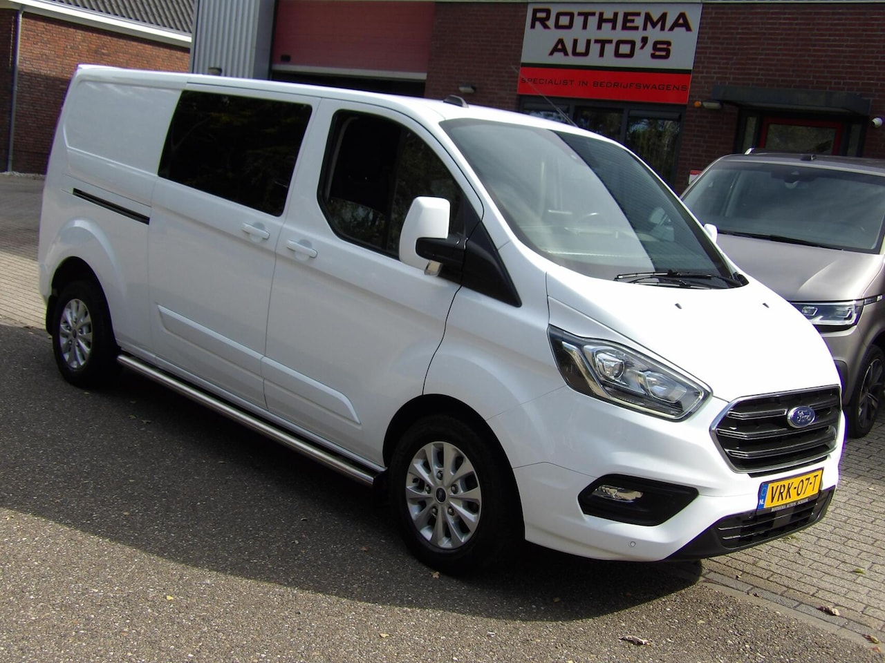 Ford Transit Custom - 300 2.0 TDCI L2H1 Limited DC 300 2.0 TDCI L2H1 LIMITED DC - AutoWereld.nl