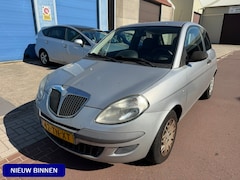 Lancia Y(psilon) - Ypsilon 1.2i met 113.926km NAP en nieuwe APK (08-2027) Leuke en zuinige auto met boekjes