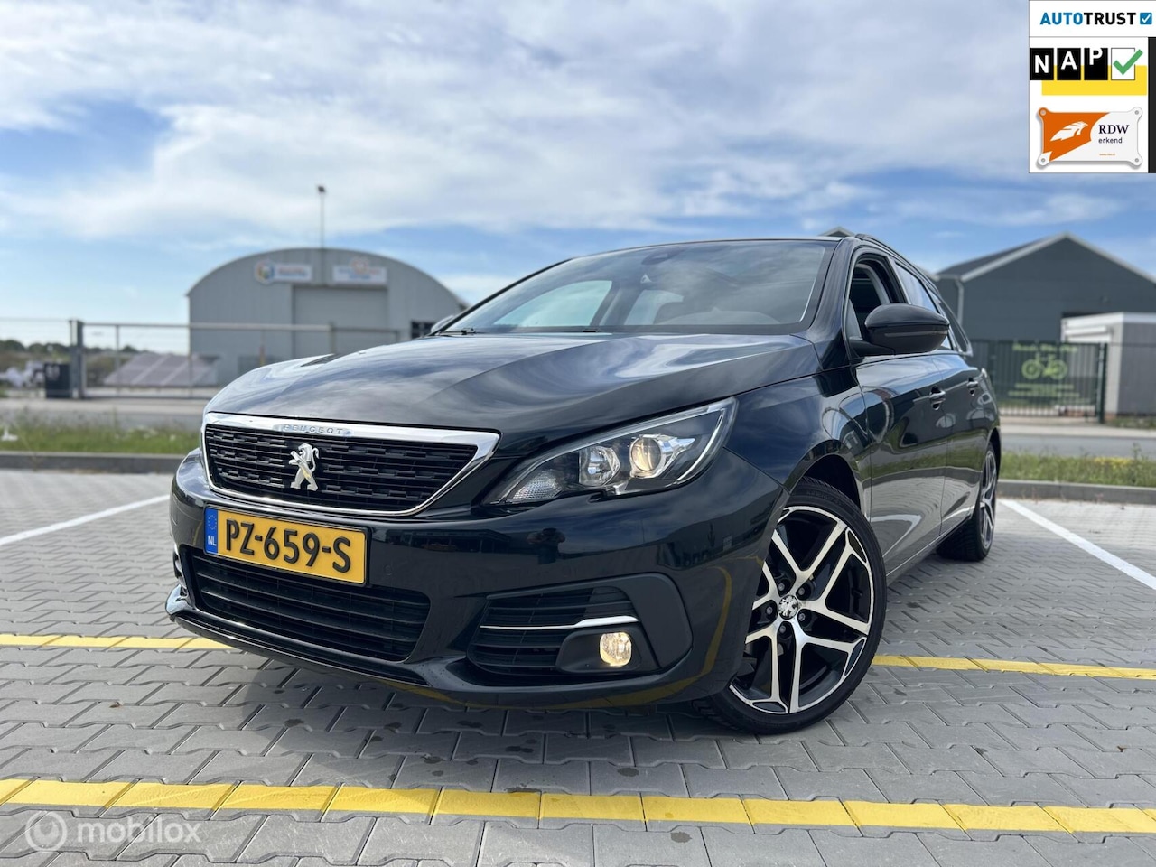 Peugeot 308 SW - 1.2 PureTech Active|NAP|CARPLAY|APK|PANO| - AutoWereld.nl