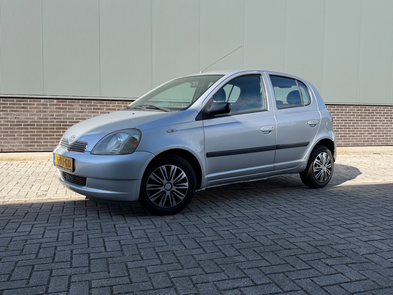 Toyota Yaris - 1.0-16V VVT-i Sol - AutoWereld.nl