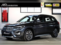 BMW X1 - xDrive20i High Executive Edition | 19 inch | Apple CarPlay | Memory | Trekhaak | NL auto |