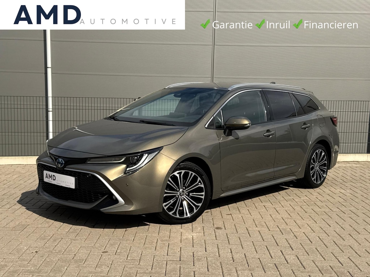 Toyota Corolla Touring Sports - 1.8 Hybrid Executive | Stoelverwarming | PDC V+A | Blind Spot | Elek. Achterklep - AutoWereld.nl
