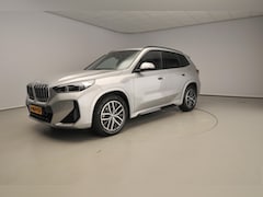 BMW X1 - sDrive18i | M-Sportpakket | LED | HUD | Panoramadak | Elektr. zetels | Keyles go | DAB | H