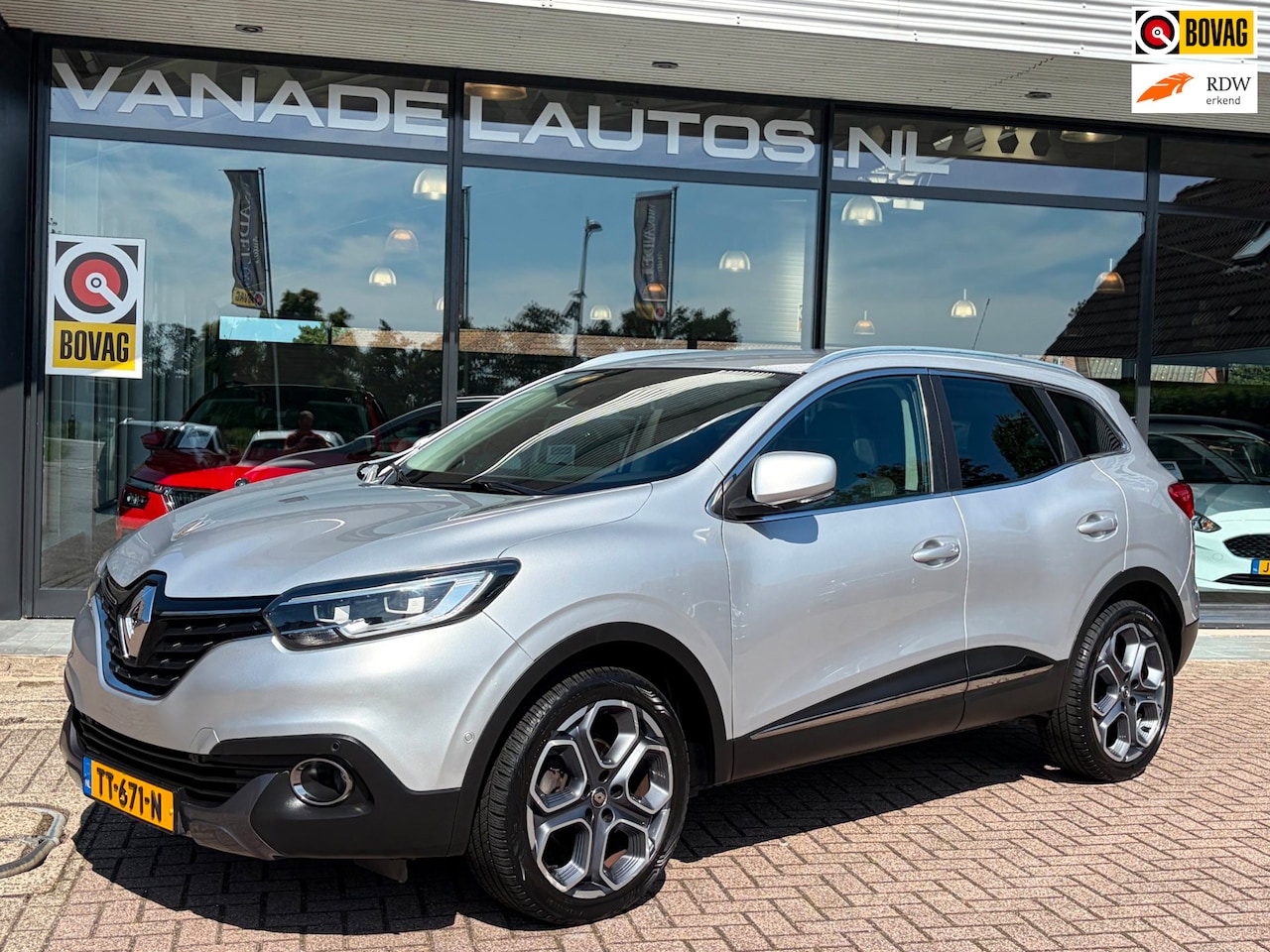 Renault Kadjar - 1.2 TCe Bose Leer Navi Camera Clima Cruise Park.Sens Dealeronderhouden! - AutoWereld.nl