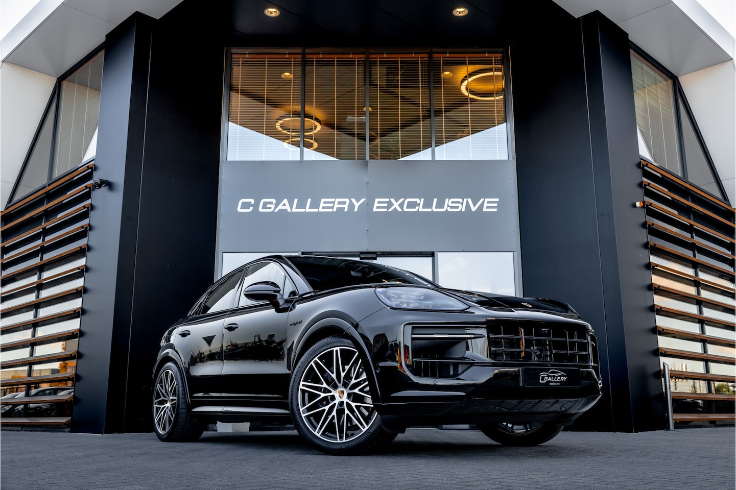 Porsche Cayenne Coupé - 3.0 E-Hybrid - BTW | Sport Chrono + | Panorama | Passenger Display | Bose | Stoelkoeling - AutoWereld.nl