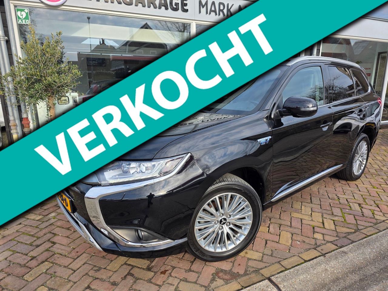 Mitsubishi Outlander - 2.4 PHEV Intense+ 2.4 PHEV Intense,complete uitvoering,btw auto - AutoWereld.nl