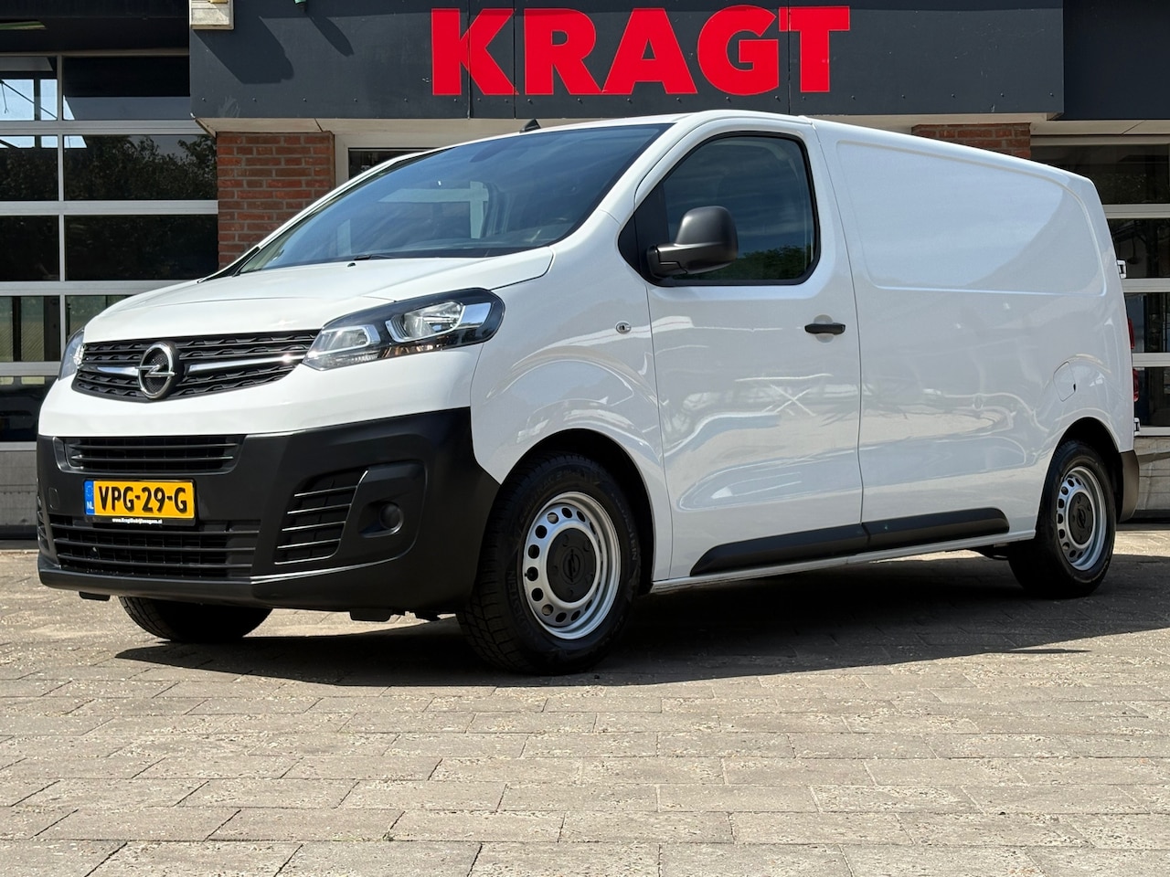 Opel Vivaro - 2.0 CDTI L2H1 Edition|144PK|airco|cruise|apple carplay|trekhaak|parkeersensoren achter|EUR - AutoWereld.nl