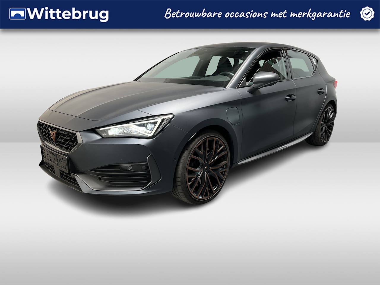 CUPRA Leon - 1.4 e-Hybrid VZ Black Edition / AUTOMAAT/ 245 PK/ LEER/ ACC/ FULL LINK/ PARK.SENSOR.V+A/ C - AutoWereld.nl