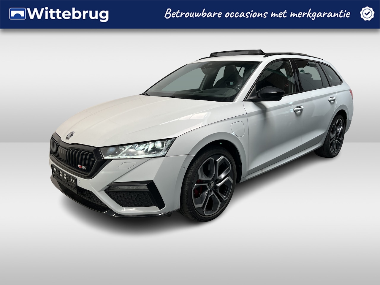 Skoda Octavia Combi - 1.4 TSI RS iV PHEV / AUTOMAAT/ 245 PK/ PANO/ ACC/ SMARTLINK/ PARK.SENSOR. + CAMERA/ STUUR+ - AutoWereld.nl