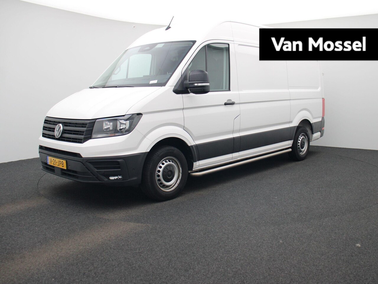 Volkswagen Crafter - 2.0 TDI L3H3 Highline 140PK | Automaat | Trekhaak | Navigatie | Cruise Control | Multifunc - AutoWereld.nl
