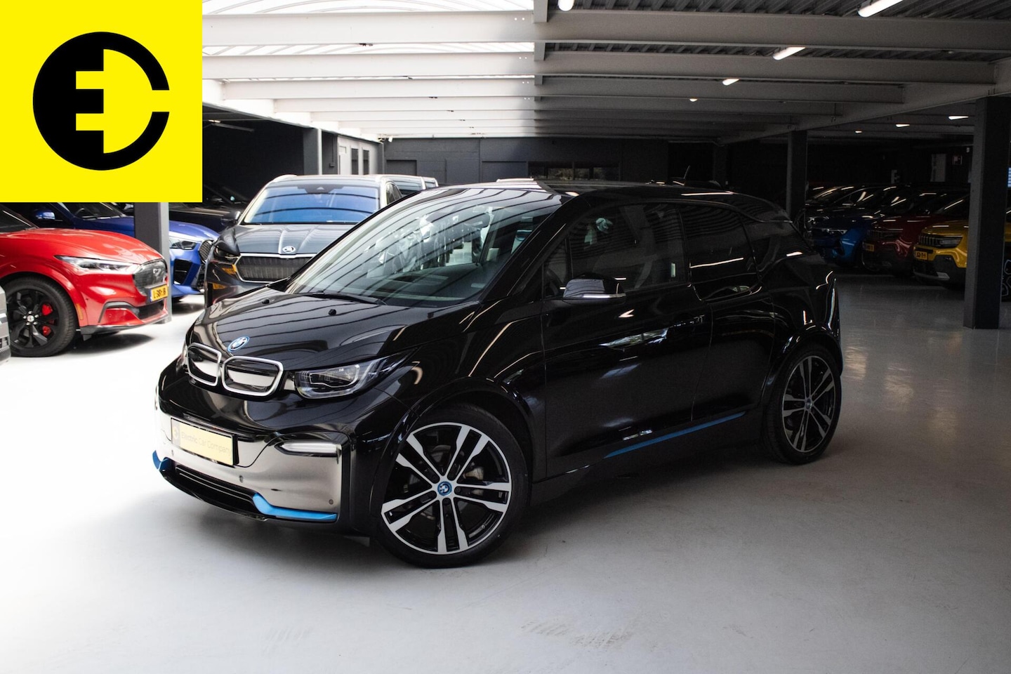BMW i3 - S 120Ah 42 kWh |SOH 90,8% | Stoelverwarming | Achteruitrijcamera | Cruise - AutoWereld.nl