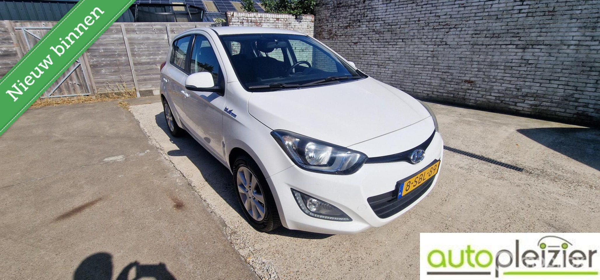 Hyundai i20 - 1.2i i-Deal|NAVI|BLEUTOOTH|TREKHAAK|All-season - AutoWereld.nl
