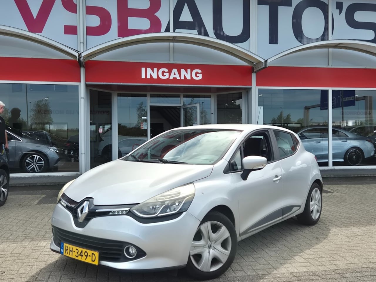 Renault Clio - 1.5 DCI 90PK NIGHTenDAY NAVIGATIE AIRCO ELEC-PAKKET PDC ESP INRUILKOOPJE!! - AutoWereld.nl