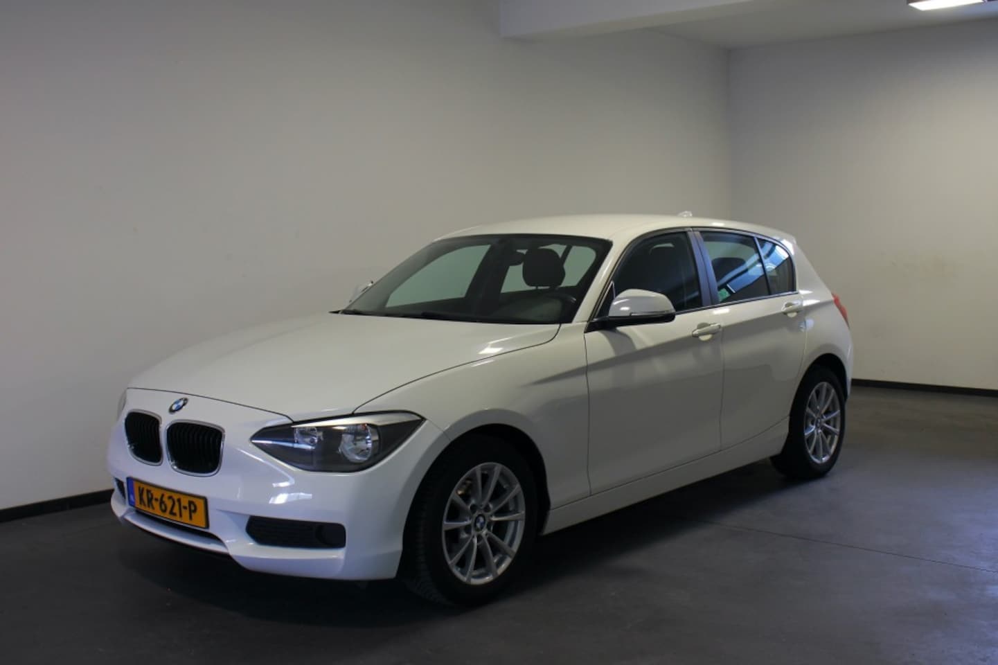 BMW 1-serie - 114i EDE 114I EDE, Airco, Elektr. ramen, All-season banden - AutoWereld.nl