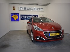 Peugeot 208 - 1.2 PureTech Signature 30.000 Km. 110Pk