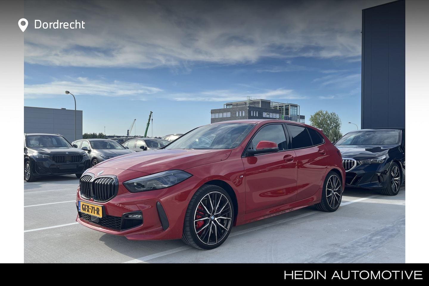 BMW 1-serie - 118i M-Sport Pro | Handgeschakeld | Panorama | 19" | Leder - AutoWereld.nl
