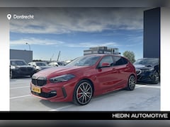 BMW 1-serie - 118i M-Sport Pro | Handgeschakeld | Panorama | 19" | Leder