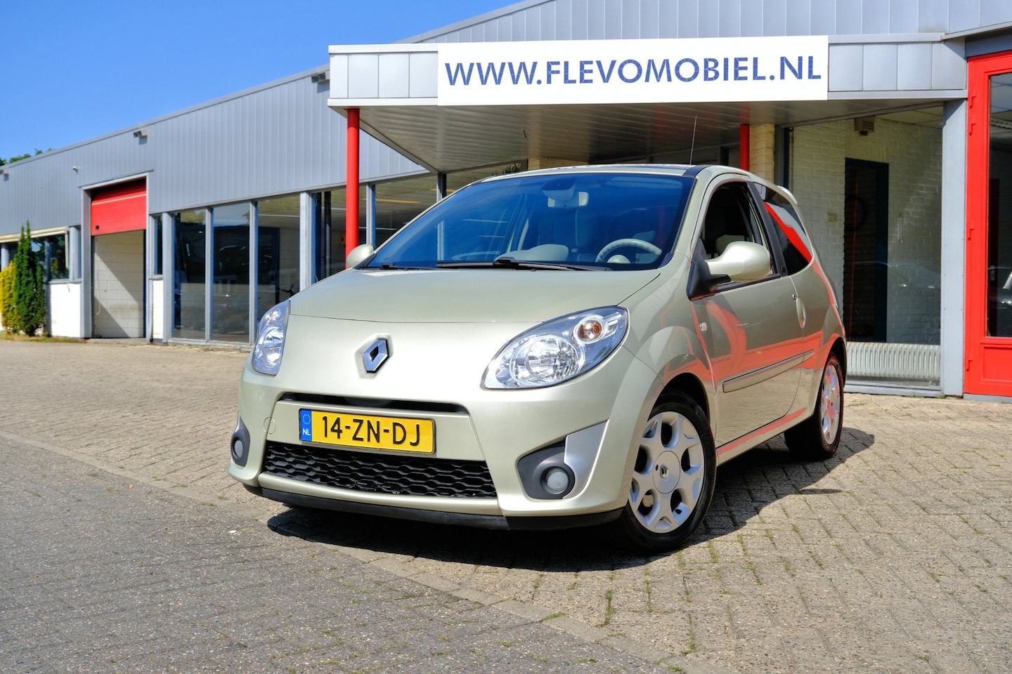 Renault Twingo - 1.2-16V Initiale Pano|Leder|Clima|LMV - AutoWereld.nl