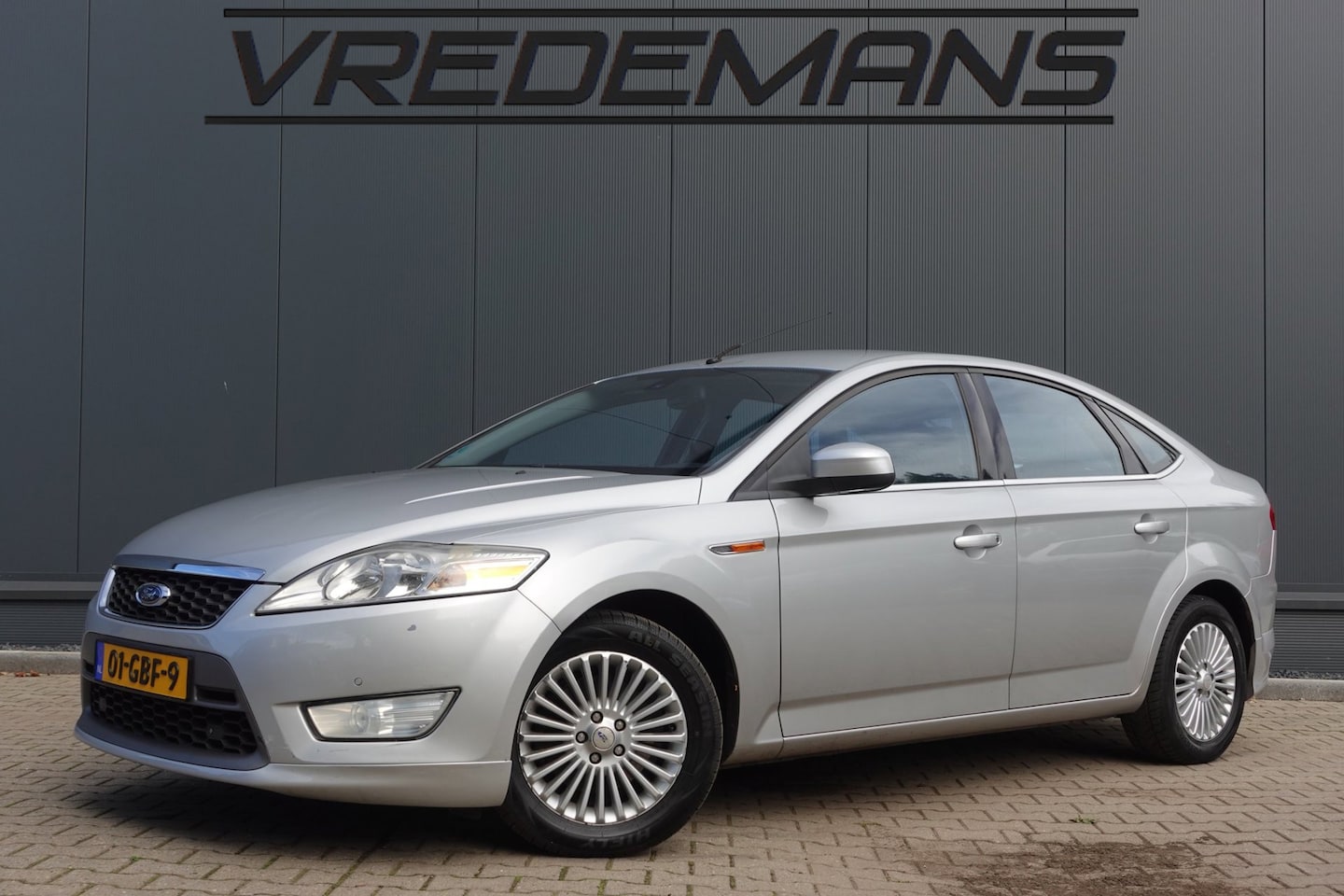 Ford Mondeo - 2.3-16V Titanium 2.3-16V Titanium - AutoWereld.nl