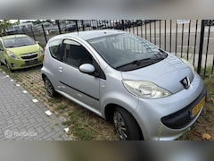 Peugeot 107 - 1.0-12V XS