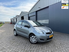 Toyota Yaris - 1.3 VVTi Comfort Parkeersensoren/6bak/Airco