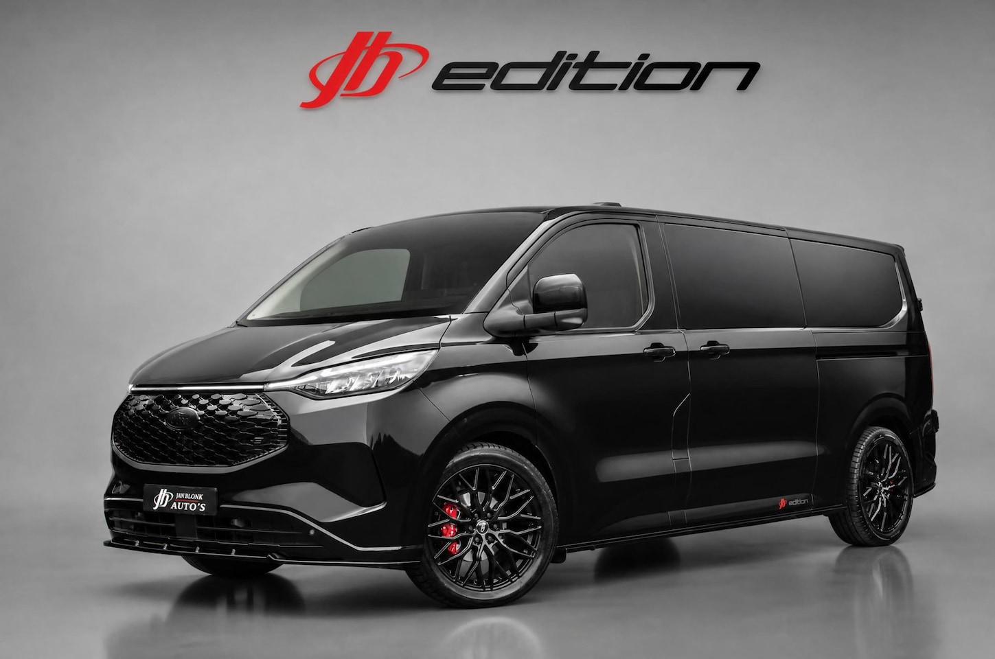 Ford E-Transit Cust. - 320 L2H1 Limited 71 kWh DC DUBBEL CABINE / JB-EDITON / CAMERA / 370KM RANGE / APPLE CARPLA - AutoWereld.nl