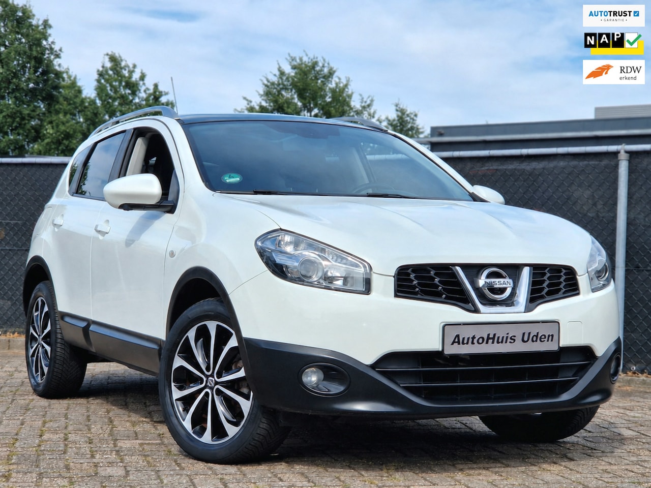 Nissan Qashqai - 1.6 Connect Edition*360Camera*Pano*Trekhaak*Org NL - AutoWereld.nl