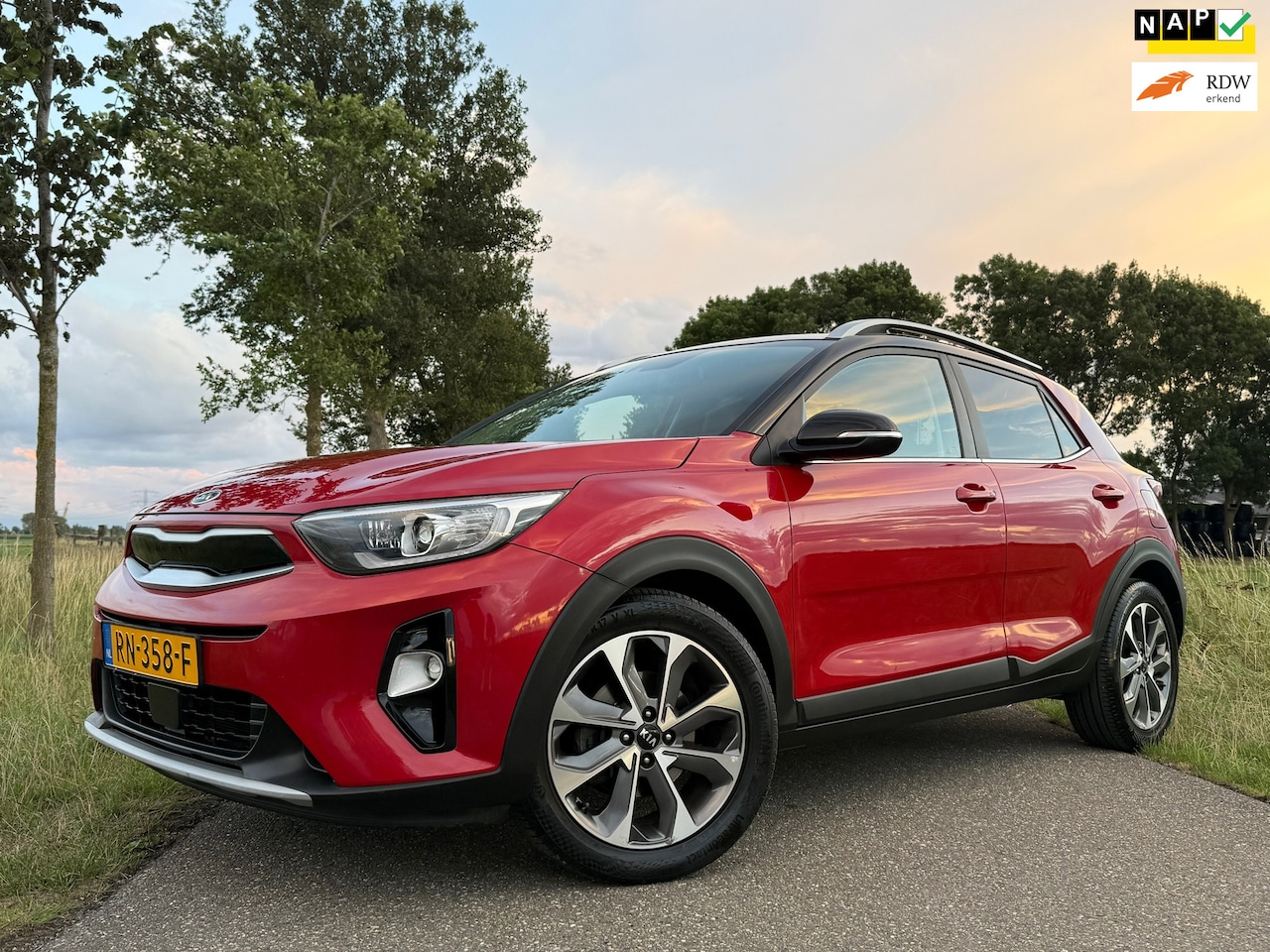 Kia Stonic - 1.0 T-GDi ExecutiveLine | Camera | Apple CarPlay/Android Auto | Leder | Stuur-/Stoelverwar - AutoWereld.nl