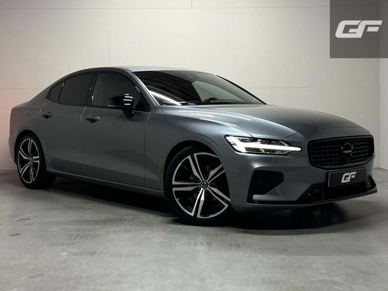 Volvo S60 - 2.0 T4 R-Design Autopilot Camera CarPlay Trekh. NAP - AutoWereld.nl