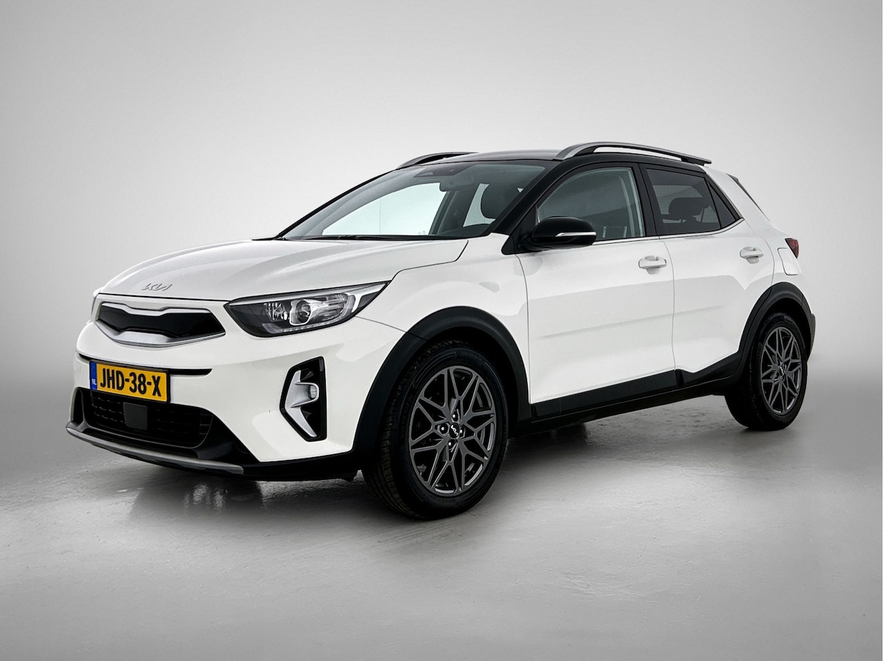 Kia Stonic - 1.0 T-GDi MHEV DynamicPlusLine | Trekhaak | Navigatie | Climate Control | Gratis-museum-ar - AutoWereld.nl