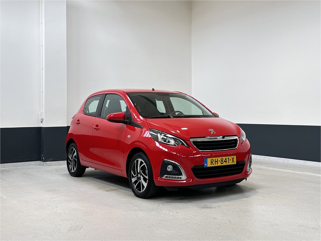 Peugeot 108 - 1.0 e-VTi Allure| NL | 2 Eig | Navigatie | Bluetooth | LM velgen| - AutoWereld.nl