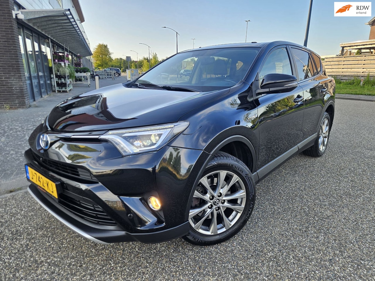 Toyota RAV4 - 2.5 Hybrid AWD Executive Business GARANTIE - AutoWereld.nl